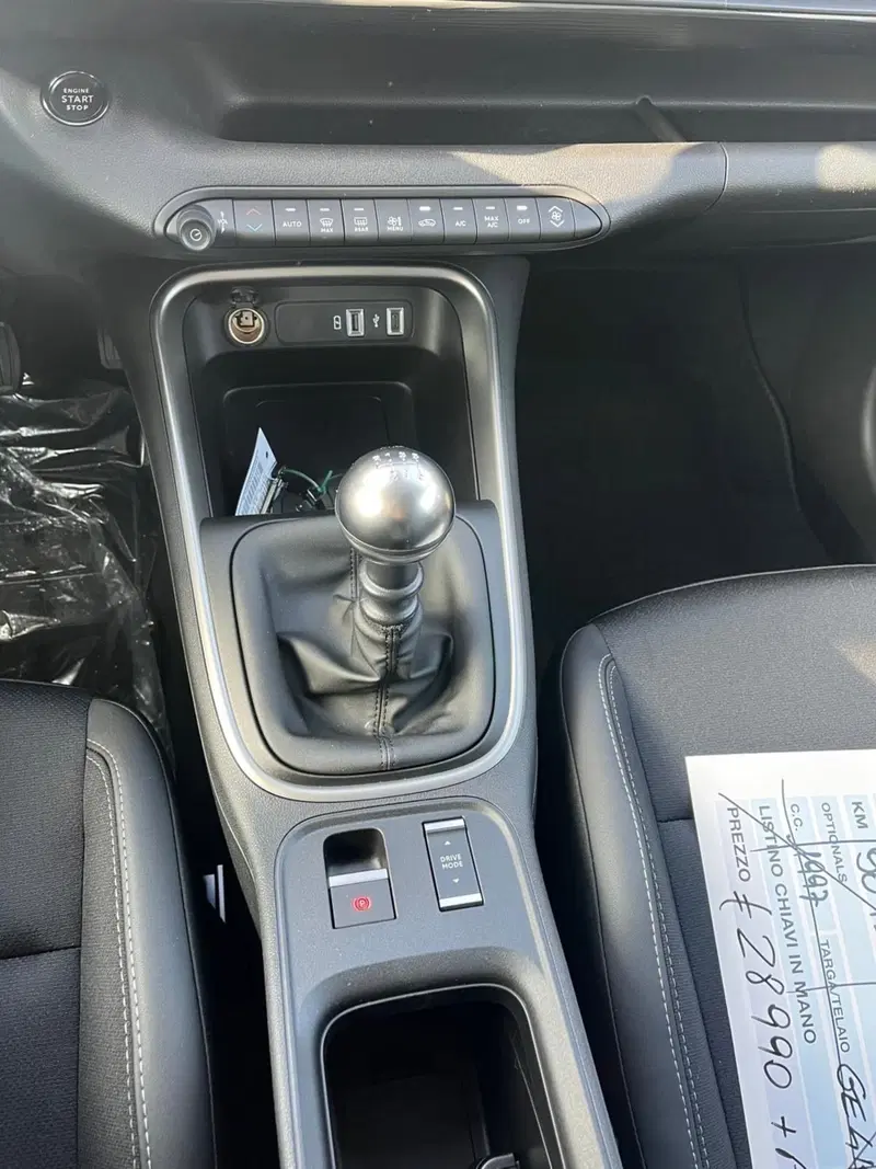 Jeep Avenger nuova a Milano (18)