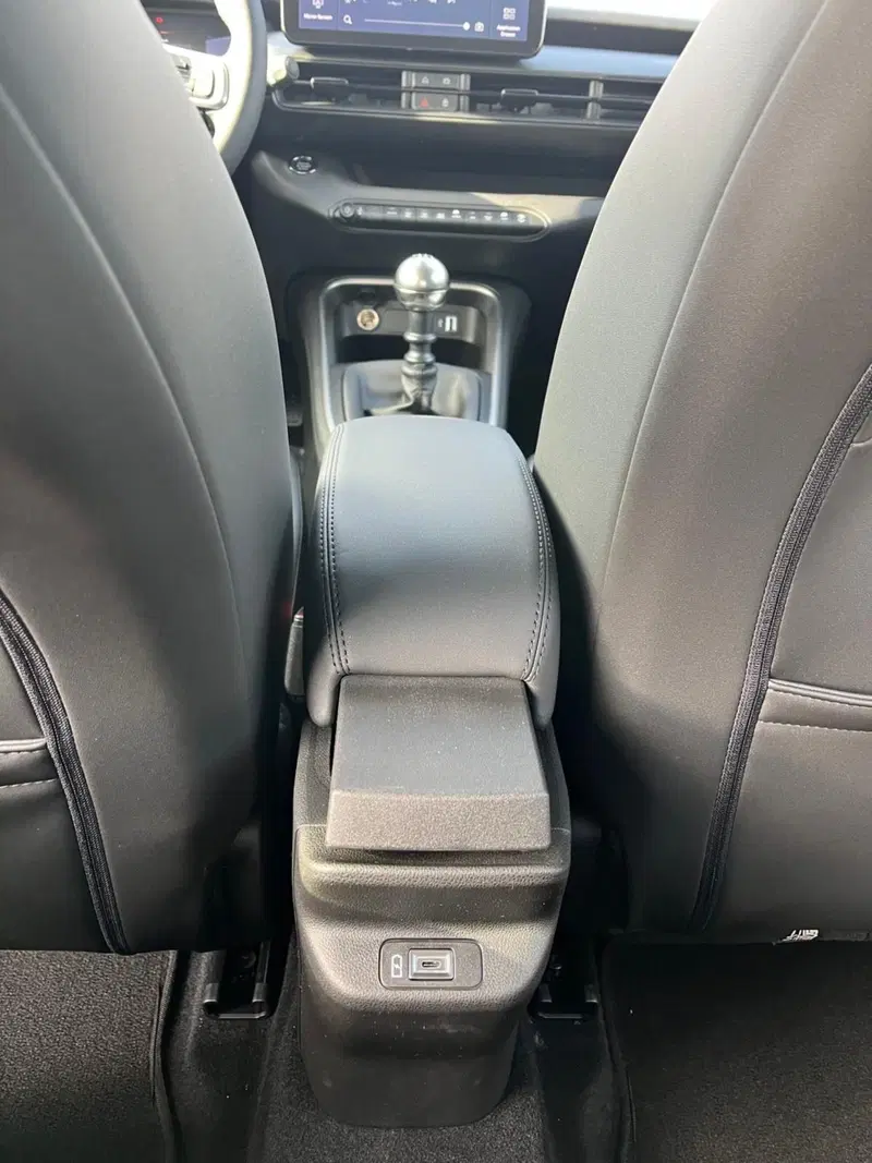 Jeep Avenger nuova a Milano (19)