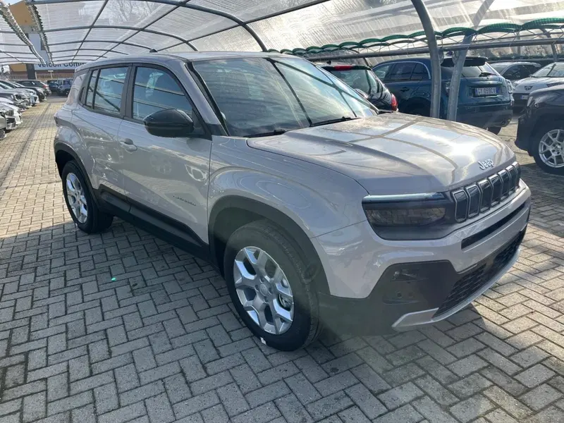 Jeep Avenger nuova a Milano (3)