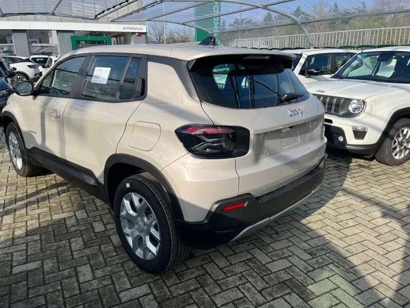 Jeep Avenger nuova a Milano (6)
