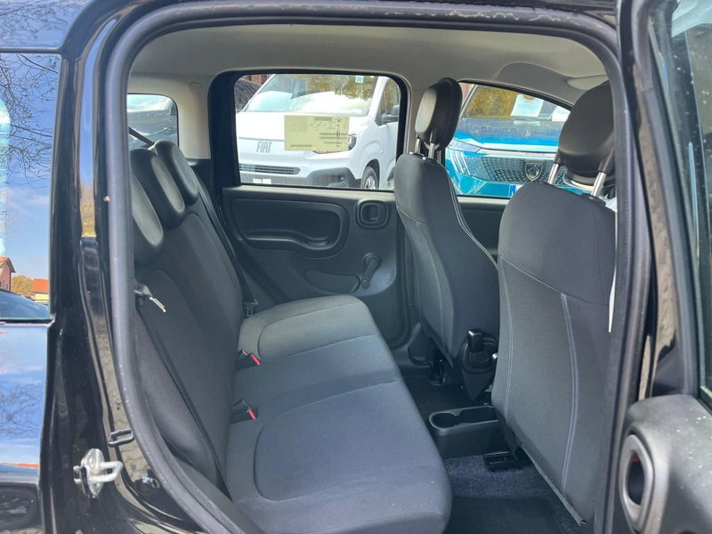 Fiat Panda Cross nuova a Milano (14)