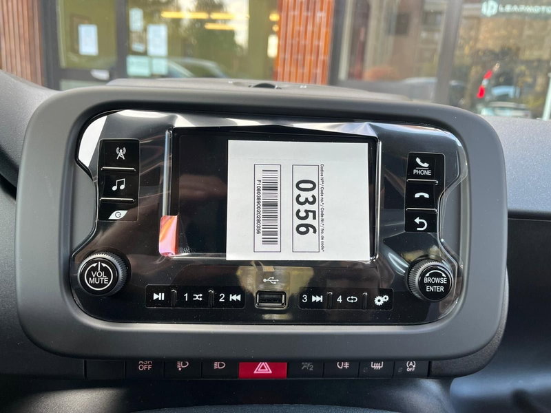 Fiat Panda Cross nuova a Milano (16)