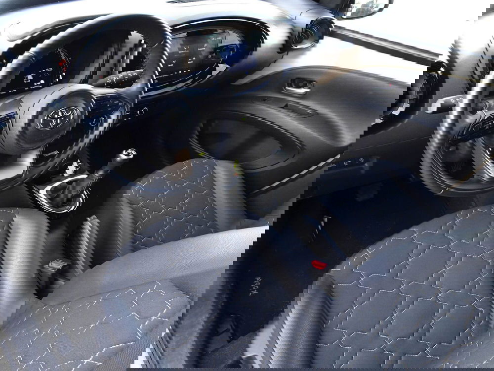 Toyota Aygo X usata a Treviso (9)