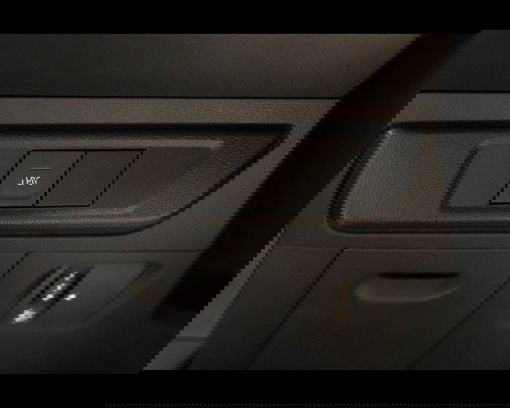 Dacia Jogger usata a Treviso (18)