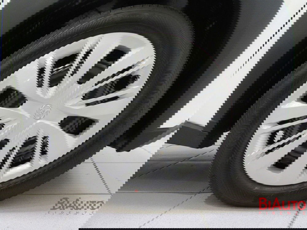 Toyota Aygo X nuova a Firenze (17)