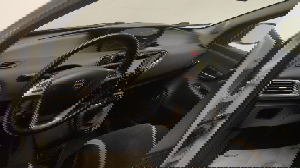 Lancia Ypsilon usata a Avellino (15)