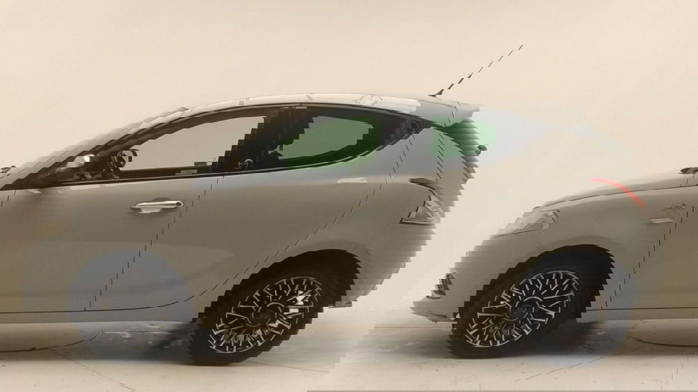 Lancia Ypsilon usata a Avellino (3)