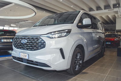 Ford Tourneo Custom 320 2.0 EcoBlue 170CV aut. PC Titanium del 2024 usata a Caresanablot