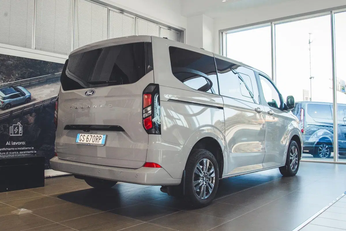 Ford Tourneo Custom usata a Vercelli (3)