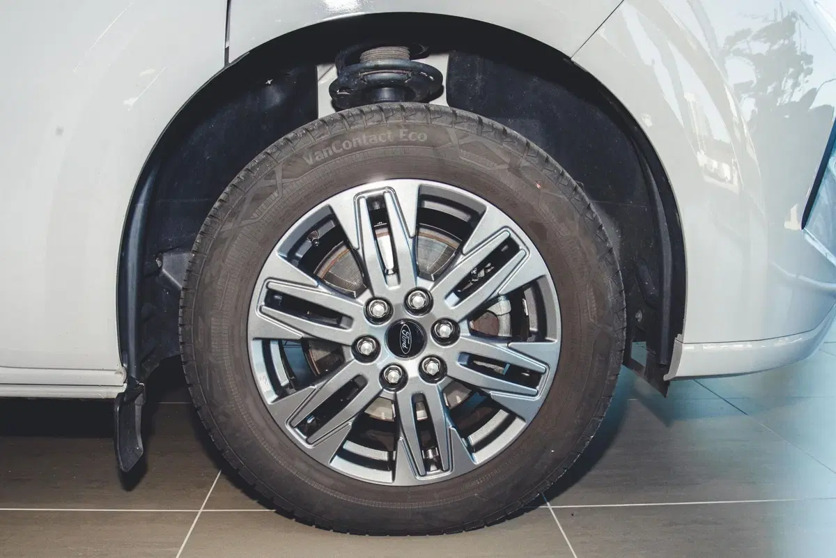 Ford Tourneo Custom usata a Vercelli (5)