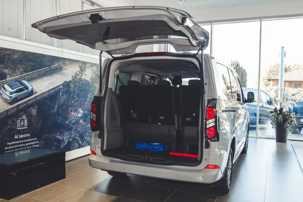 Ford Tourneo Custom usata a Vercelli (6)