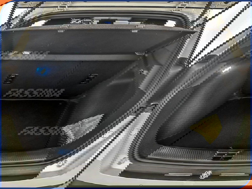 Mg MG4 usata a Milano (11)