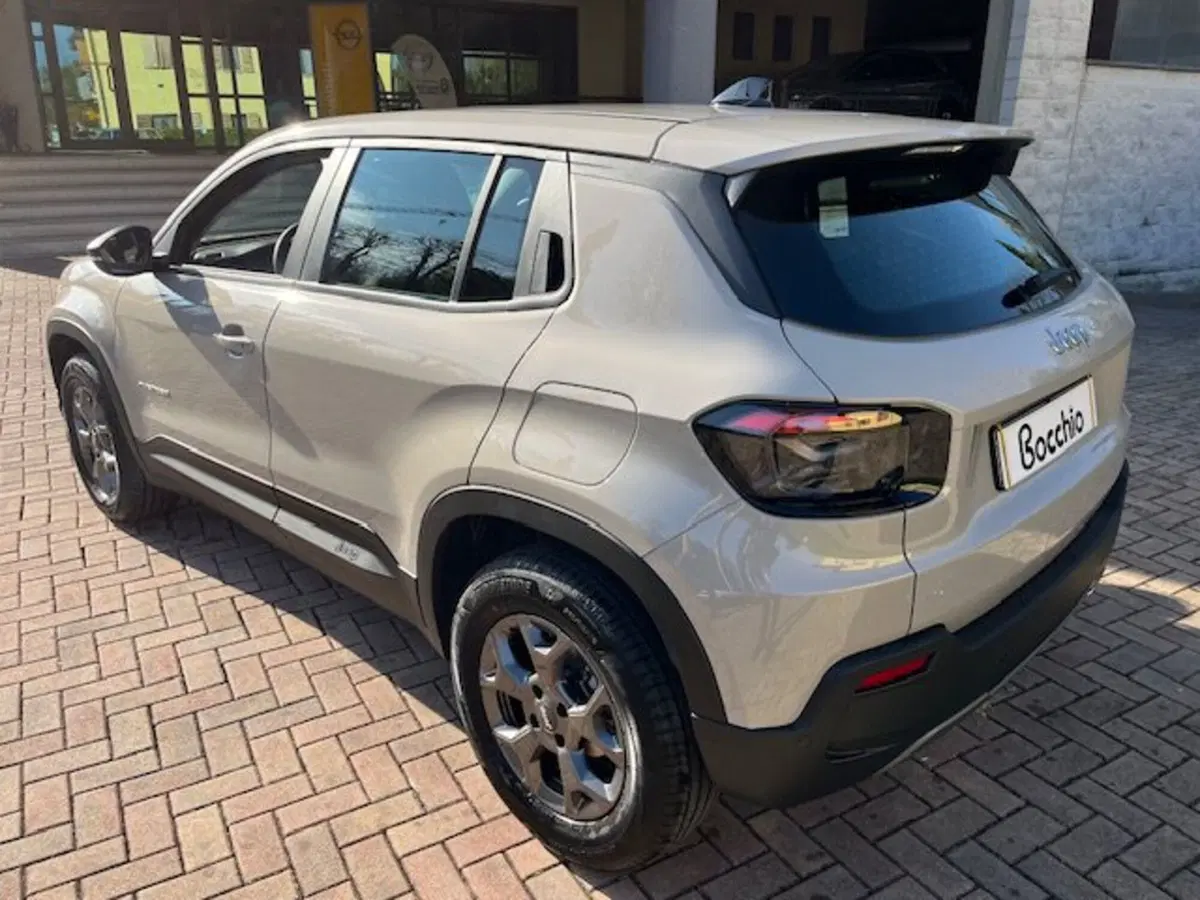 Jeep Avenger nuova a Brescia (15)