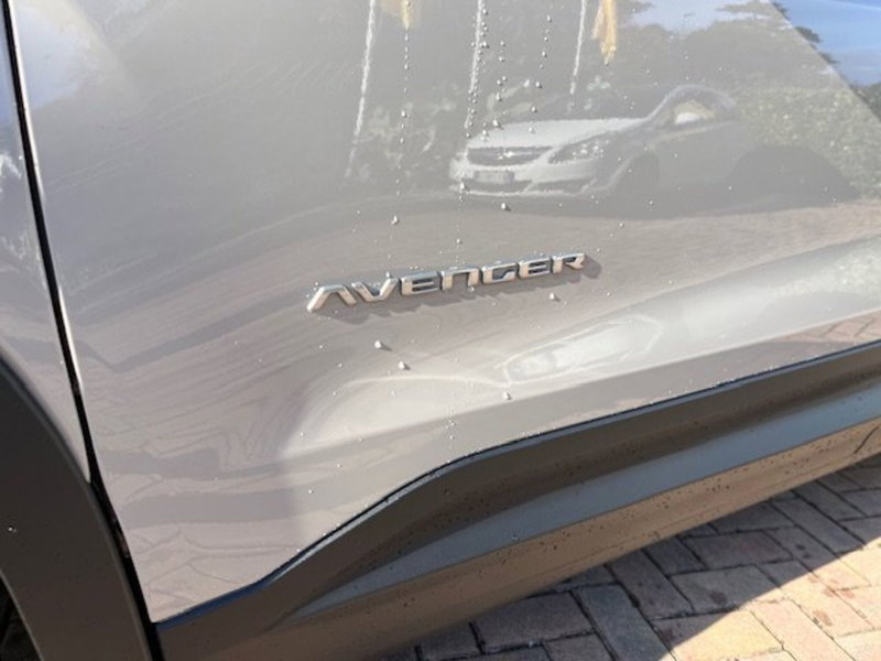 Jeep Avenger nuova a Brescia (18)