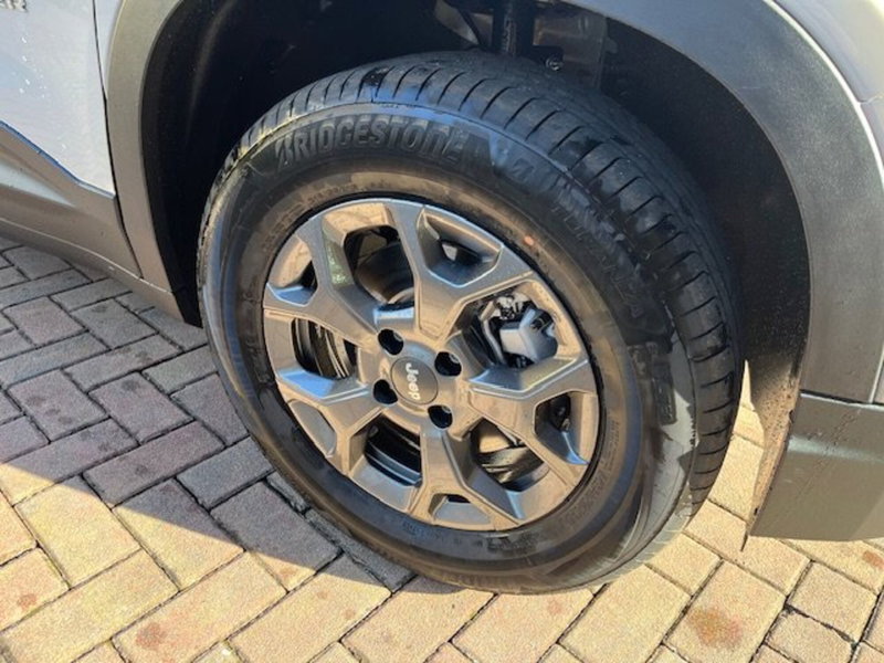 Jeep Avenger nuova a Brescia (5)