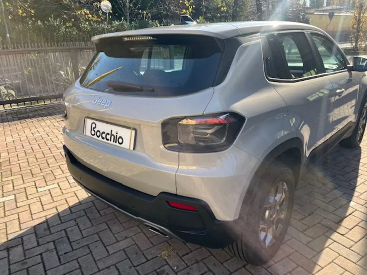 Jeep Avenger nuova a Brescia (9)