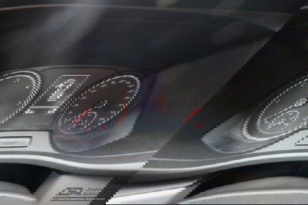 Volkswagen Veicoli Commerciali Caravelle usata a Bologna (12)