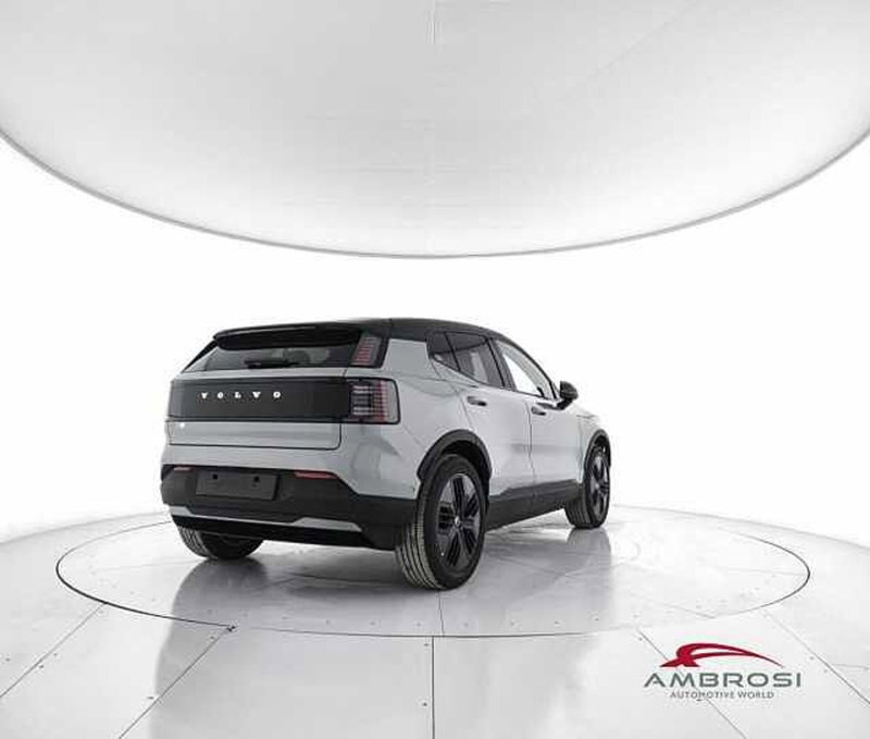 Volvo EX30 Cross Country nuova a Perugia (3)