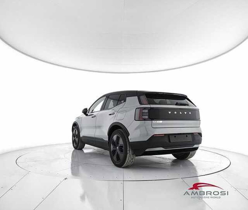 Volvo EX30 Cross Country nuova a Perugia (4)