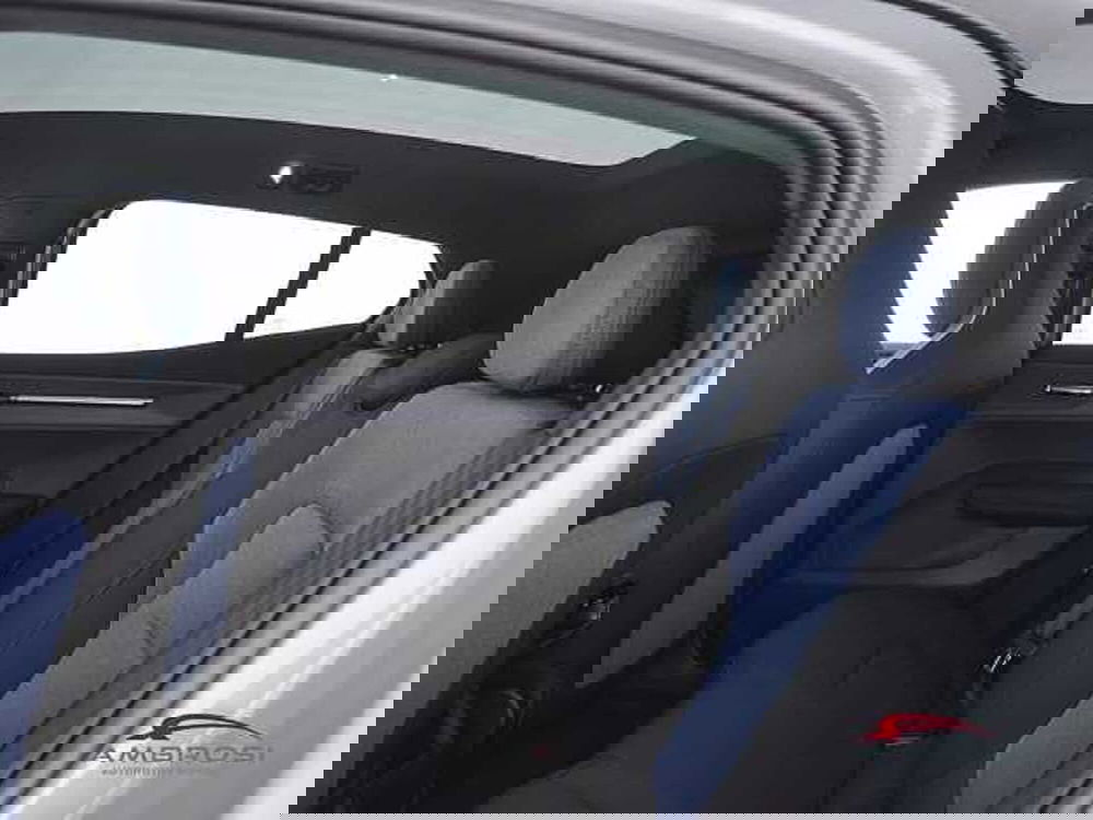 Volvo EX30 Cross Country nuova a Viterbo (10)