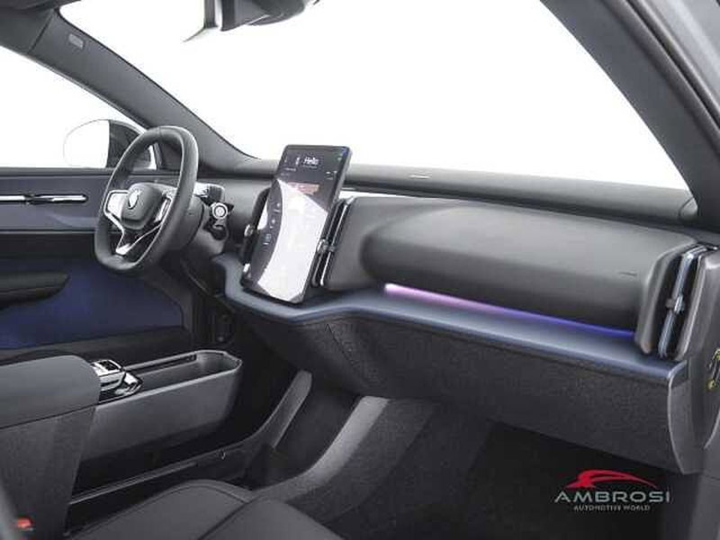 Volvo EX30 Cross Country nuova a Viterbo (12)