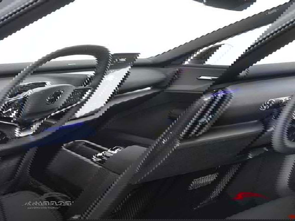 Volvo EX30 Cross Country nuova a Viterbo (8)