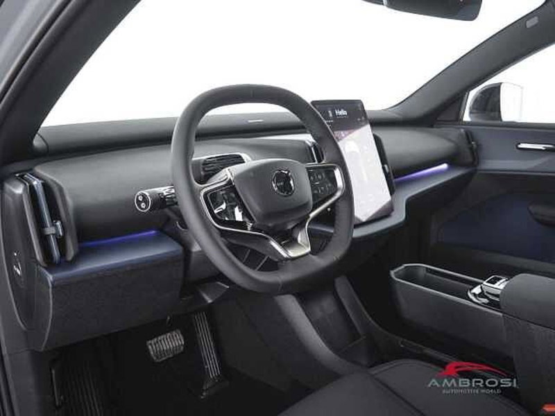 Volvo EX30 Cross Country nuova a Viterbo (8)