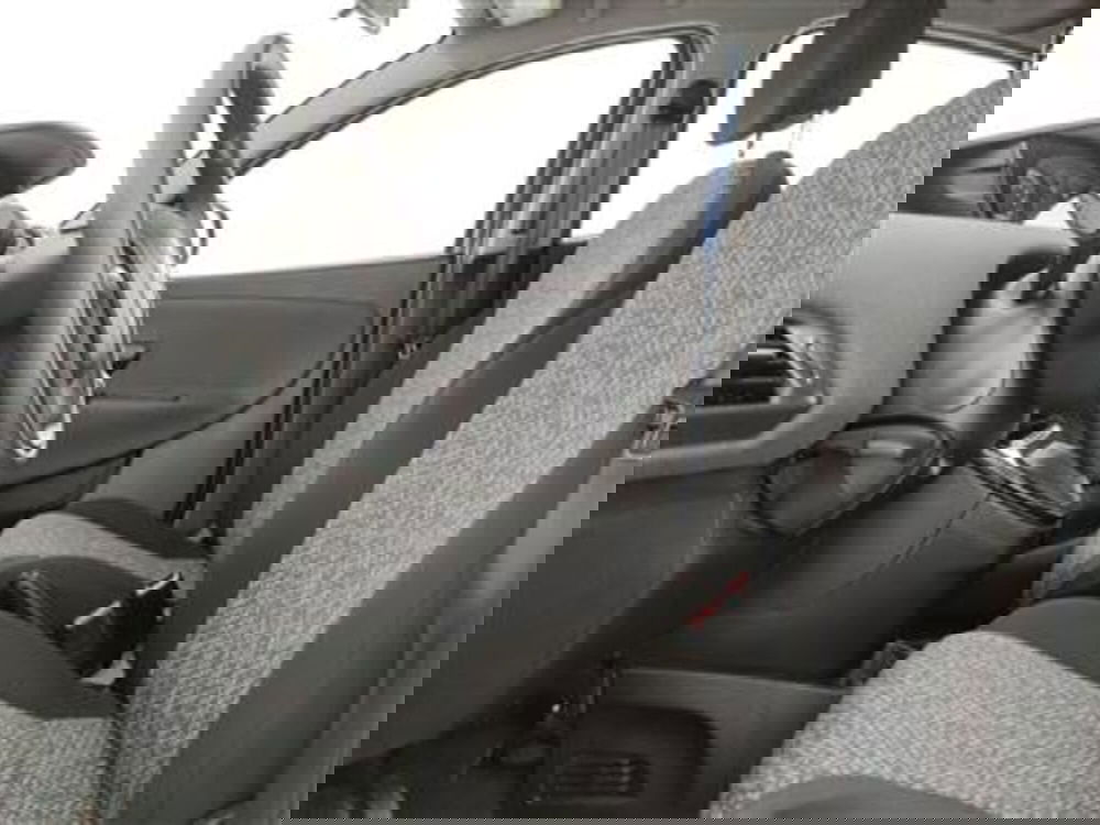 Lancia Ypsilon usata a Bari (13)