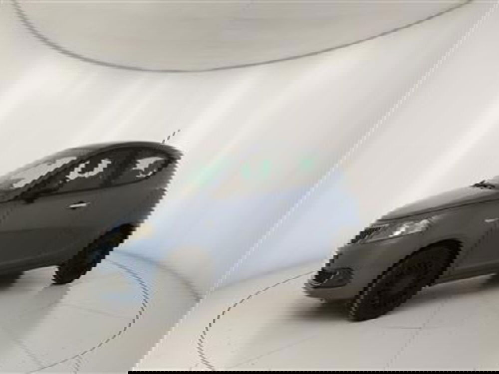 Lancia Ypsilon usata a Bari (2)