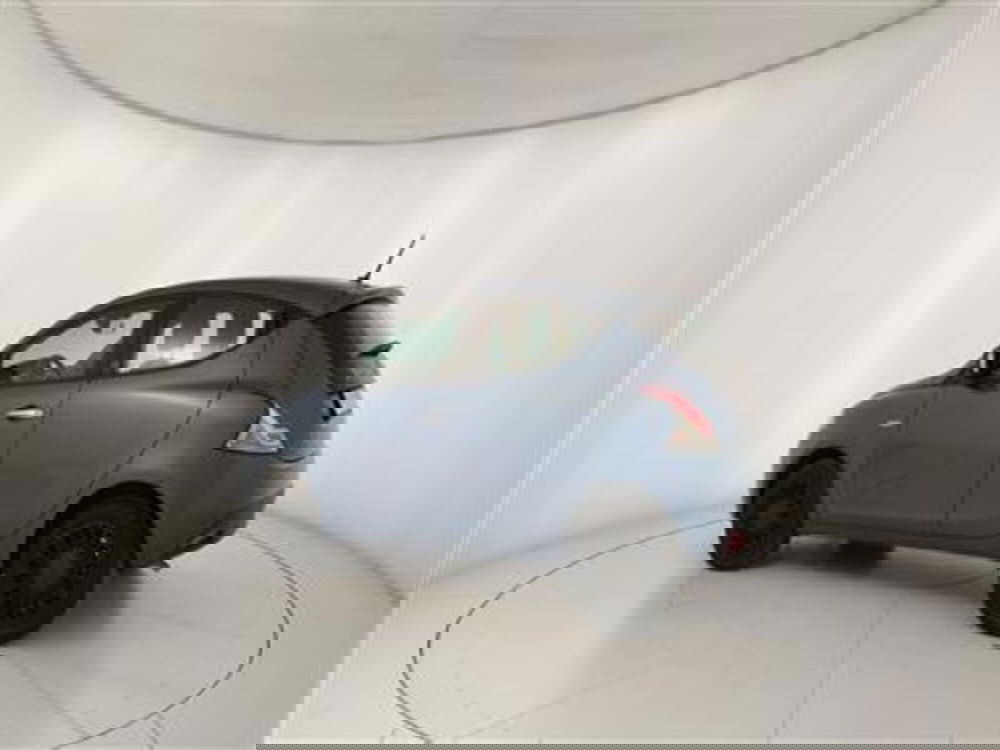 Lancia Ypsilon usata a Bari (4)