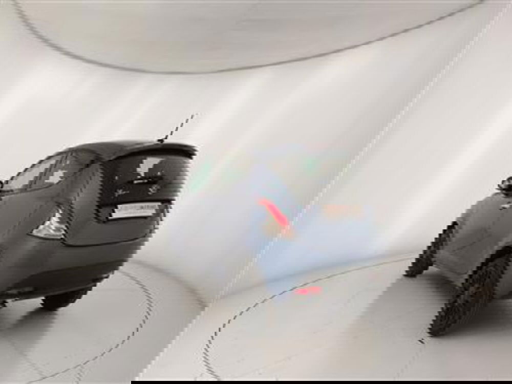 Lancia Ypsilon usata a Bari (5)