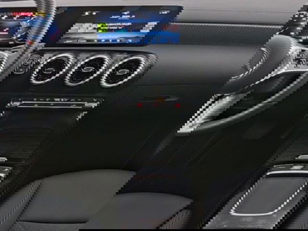 Mercedes-Benz CLA Shooting Brake usata a Milano (7)