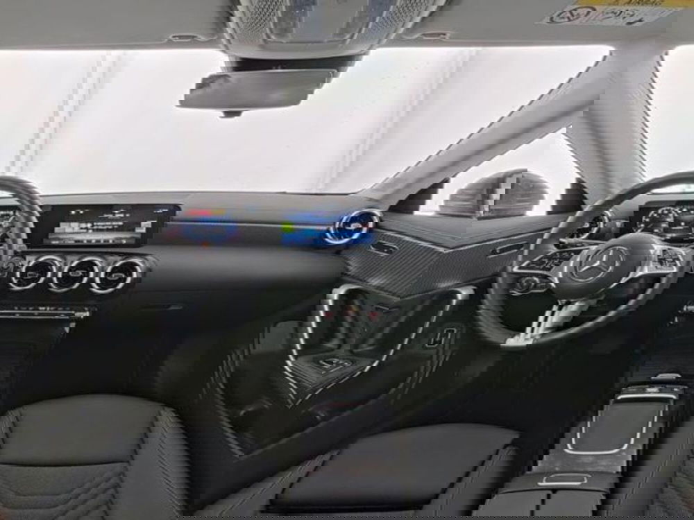 Mercedes-Benz CLA Shooting Brake usata a Milano (9)