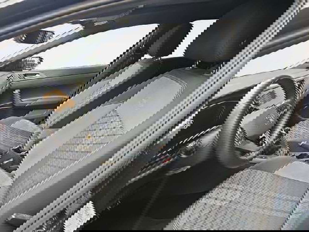 Volkswagen Taigo usata a Lecco (12)