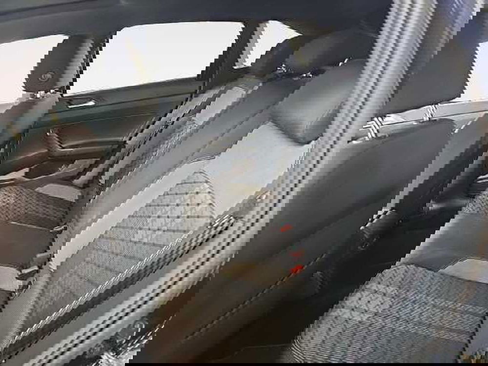 Volkswagen Taigo usata a Lecco (13)