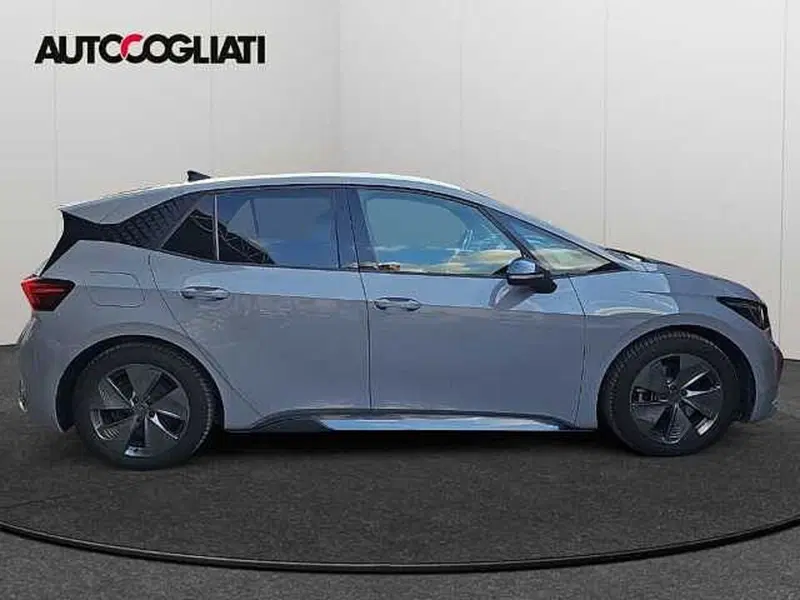 Cupra Born usata a Lecco (8)