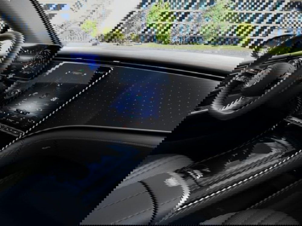 Mercedes-Benz EQE nuova a Verona (8)