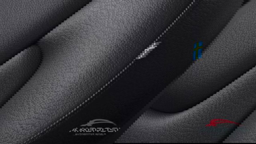 Volvo XC60 nuova a Perugia (13)