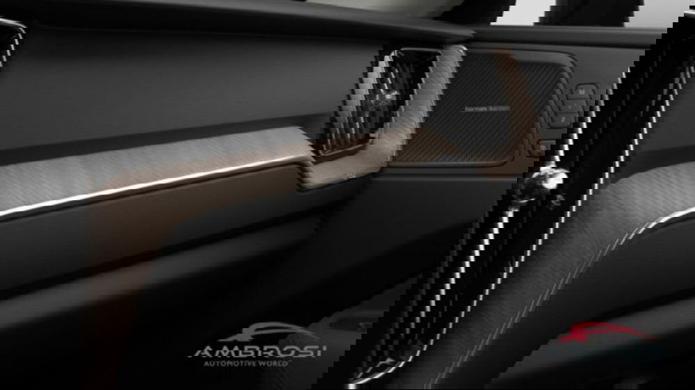 Volvo XC60 nuova a Perugia (10)