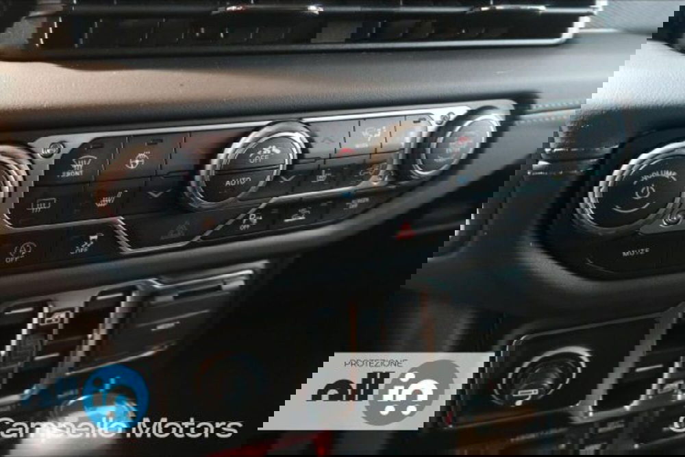 Jeep Wrangler Unlimited nuova a Venezia (8)