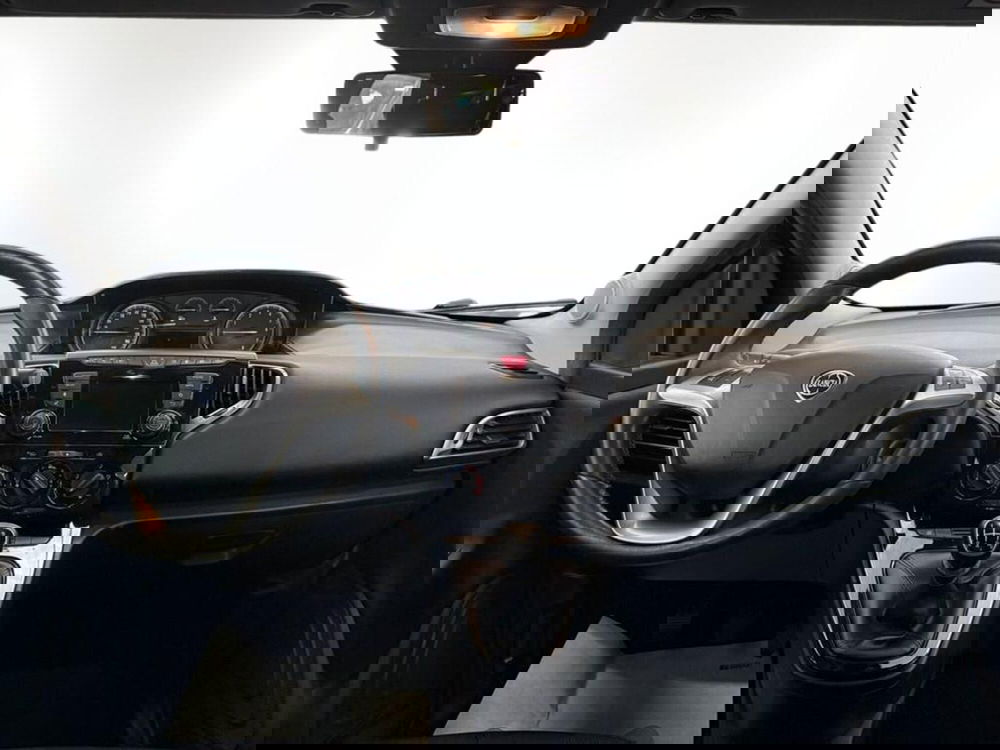 Lancia Ypsilon usata a Monza e Brianza (8)