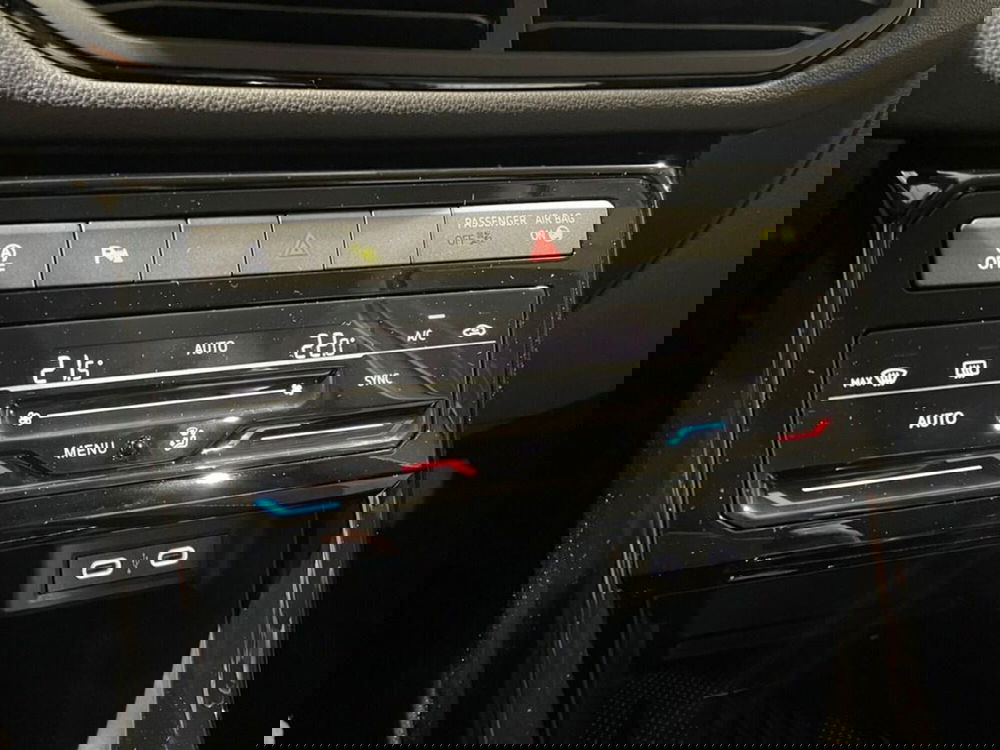 Volkswagen T-Cross nuova a Ravenna (15)