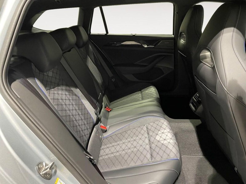 Volkswagen Passat nuova a Ravenna (10)