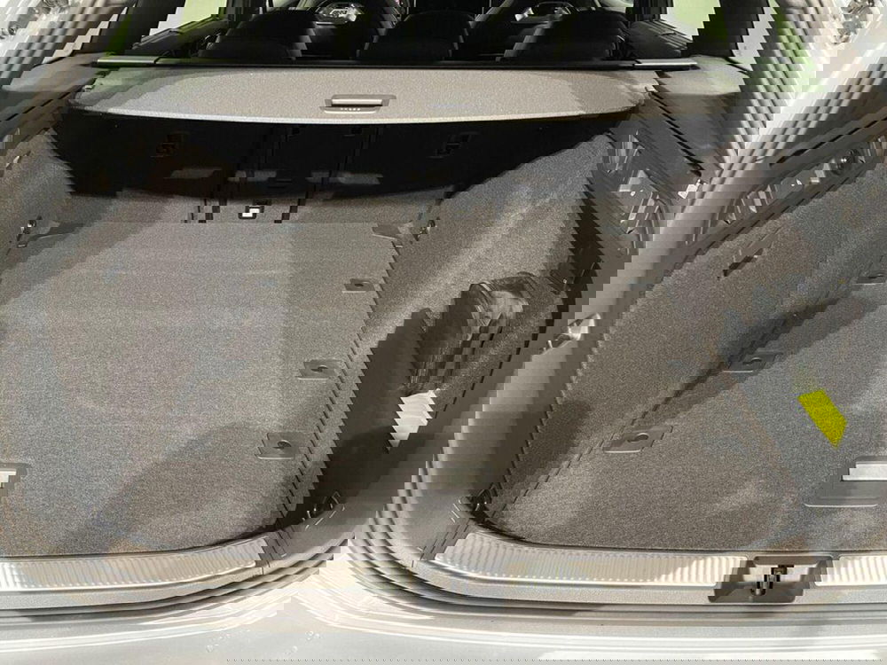 Volkswagen Passat nuova a Ravenna (11)