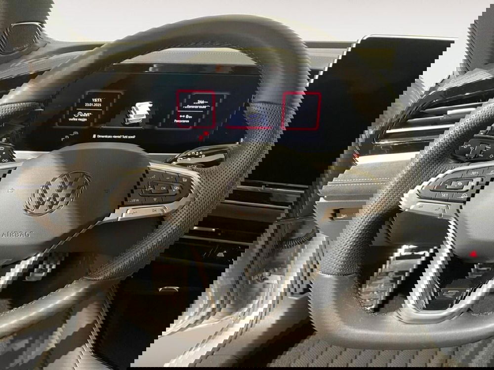 Volkswagen Passat nuova a Ravenna (13)