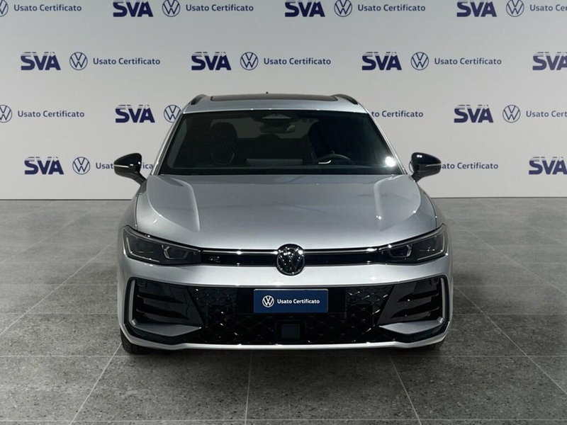 Volkswagen Passat nuova a Ravenna (4)