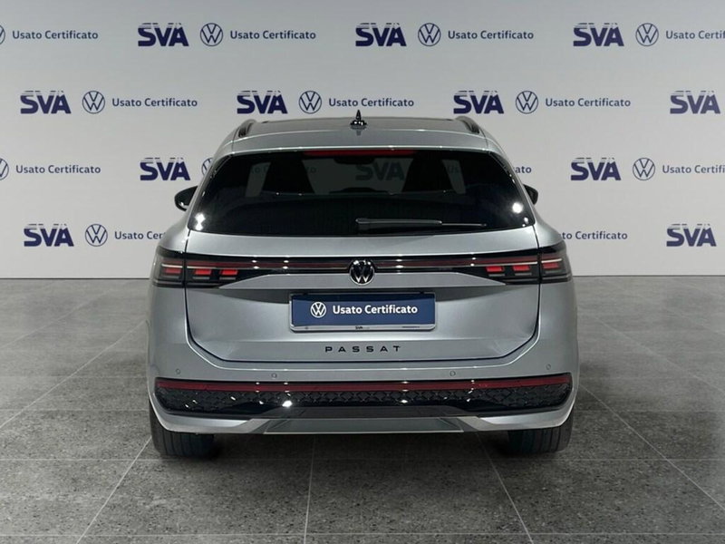 Volkswagen Passat nuova a Ravenna (5)
