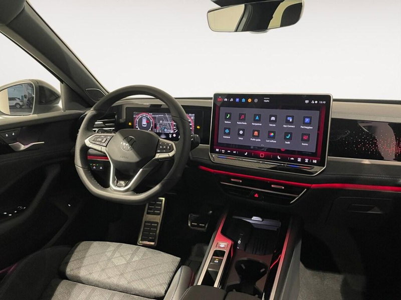 Volkswagen Passat nuova a Ravenna (8)