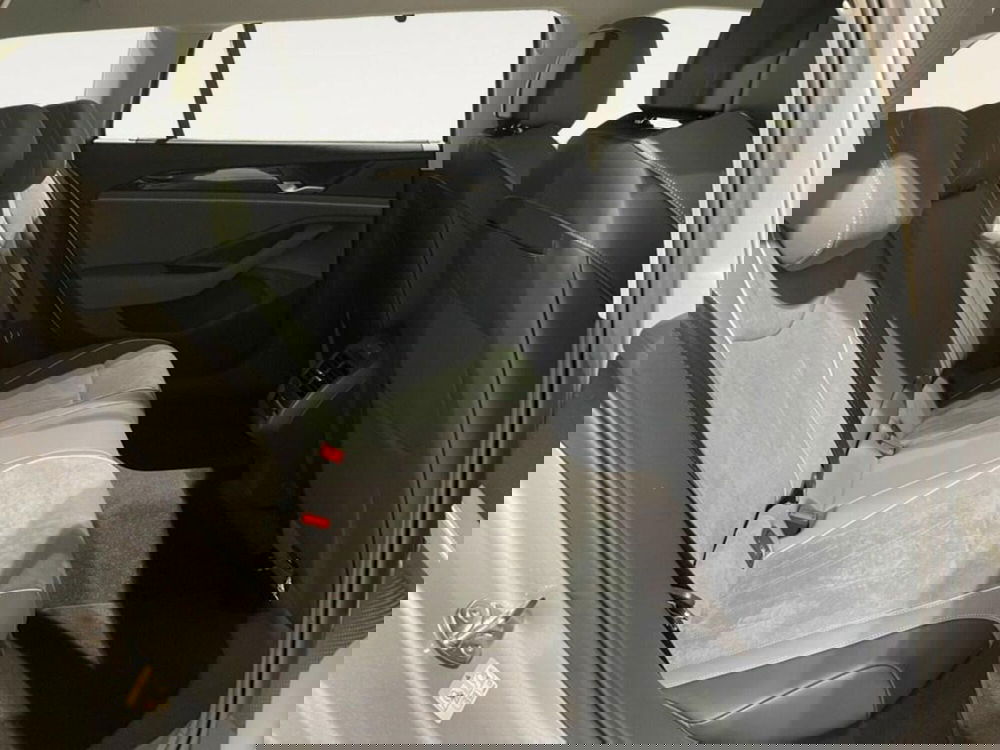 Volkswagen Passat nuova a Ravenna (10)