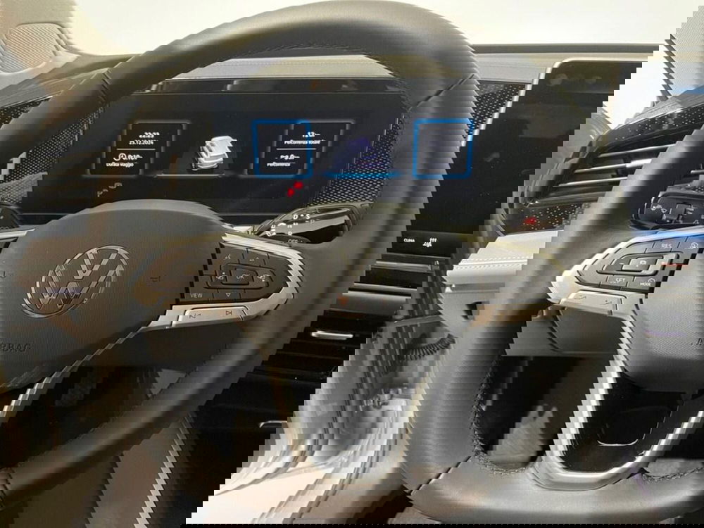 Volkswagen Passat nuova a Ravenna (13)